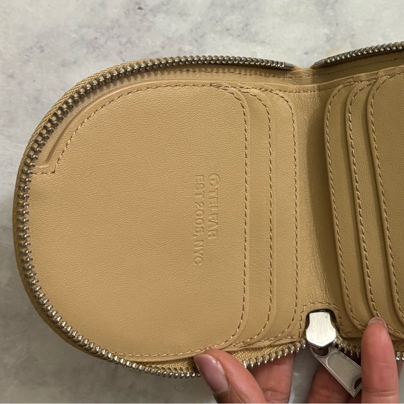 Telfar Cream Wallet - Picture 4 of 7